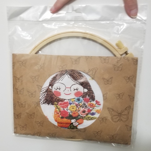 Other - Craft kit with hoop, girl with flowers